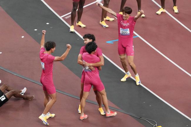 男子4x400米预赛中国队破国家纪录