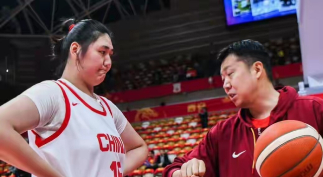 中国女篮格局变了!37+10新核心诞生,宫鲁鸣的底牌并非张子宇或韩旭 杨舒予成关键人物