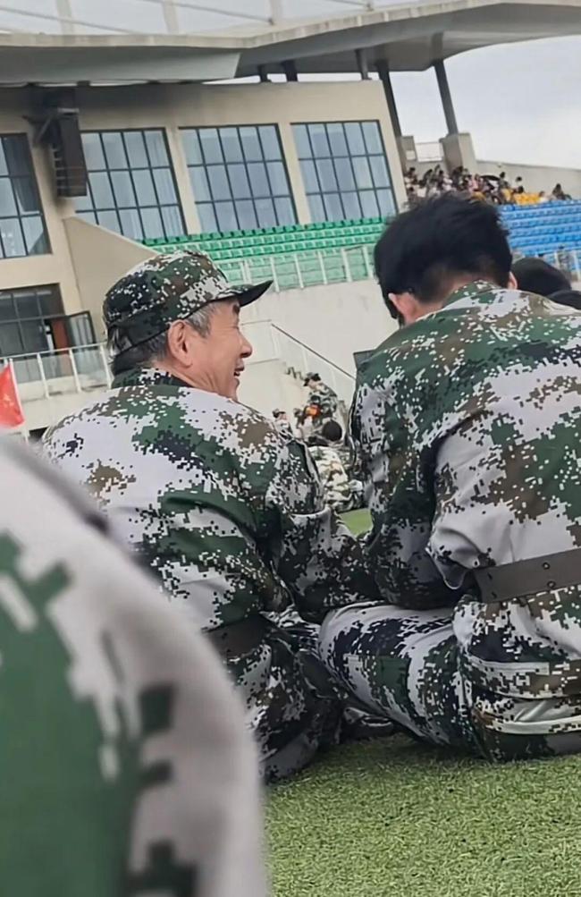 60岁大叔否认自学上职校是为起号 践行终身学习