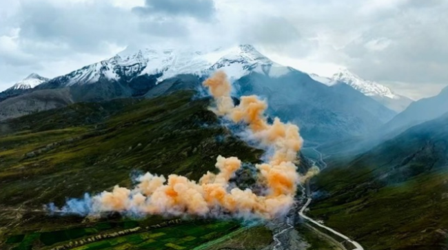 始祖鸟“炸山争议”背后