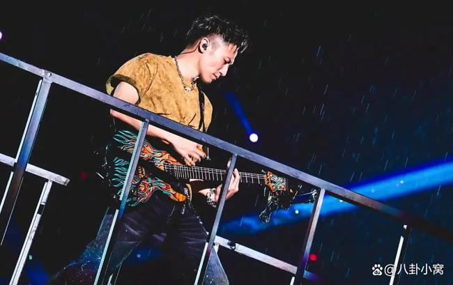 谢霆锋：可惜我不叫谢停雨 暴雨中的摇滚风暴