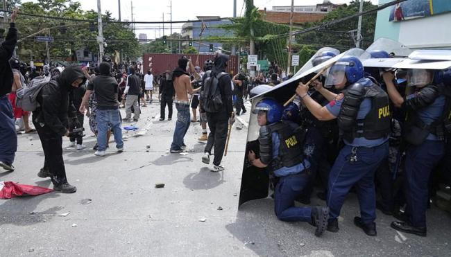 中国驻菲律宾大使馆发布提醒 防洪工程腐败引发大规模抗议