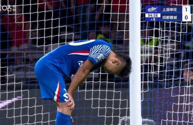 申花自己不争气！回看两必进球：朱辰杰奶奶球顶偏于汉超补时丢良机 关键时刻屡失良机