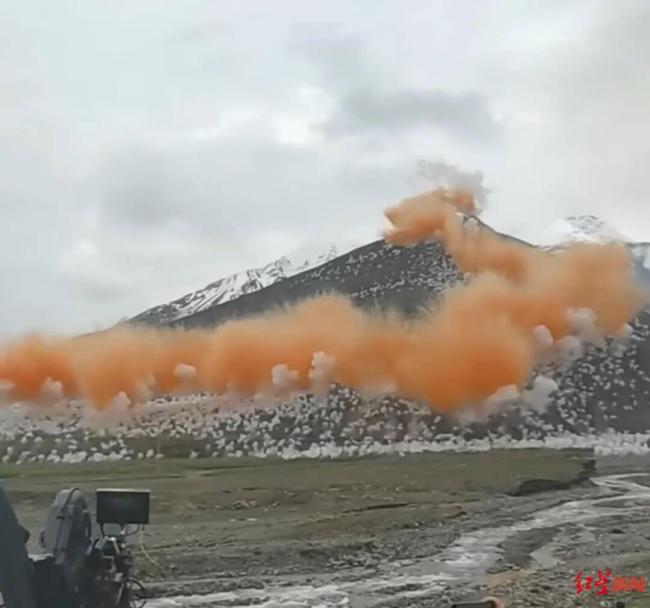 喜马拉雅山脉烟花秀是不是大地艺术 引发环保争议