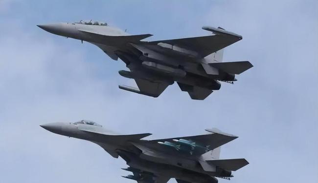 专家：福建舰三型舰载机分工明确 展现海上空中力量