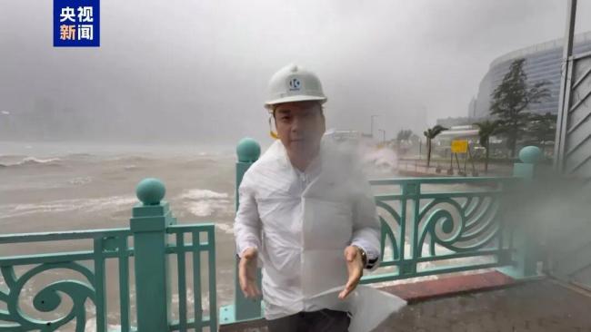 广东珠海出现17级阵风 超强台风“桦加沙”逼近