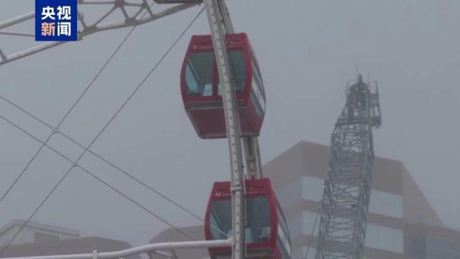 桦加沙袭港洪流冲破旅馆加固玻璃门 香港遇到十号风球