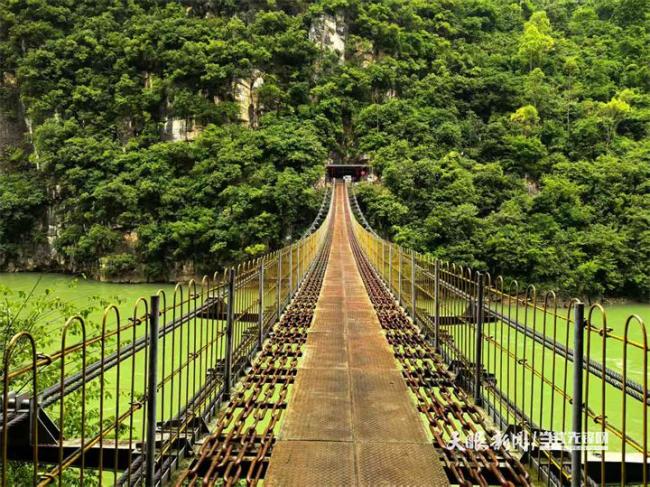 花江峡谷大桥还未通车就已爆火 民众热切期盼