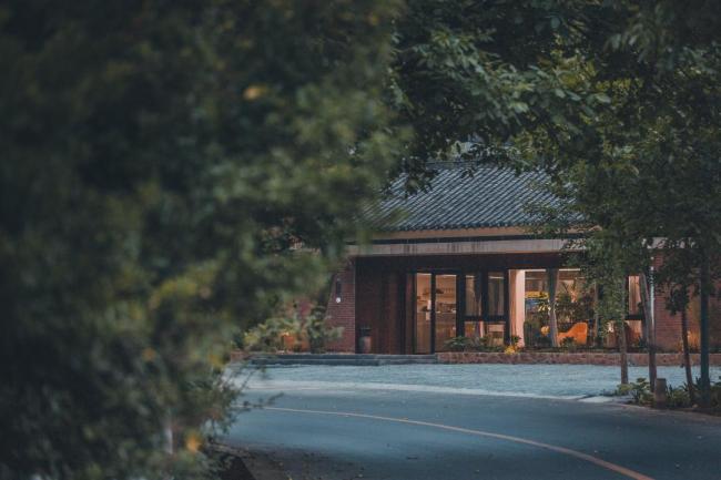 陕西小村庄住一晚已经要两千了 民宿带动乡村振兴