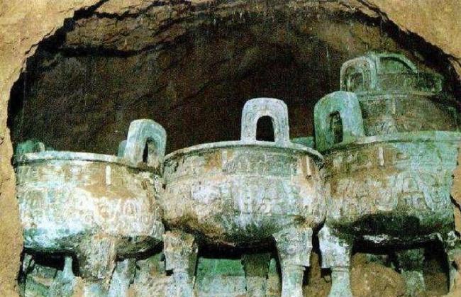 陕西农民犁地时挖出国宝 青铜遗珍引发争论