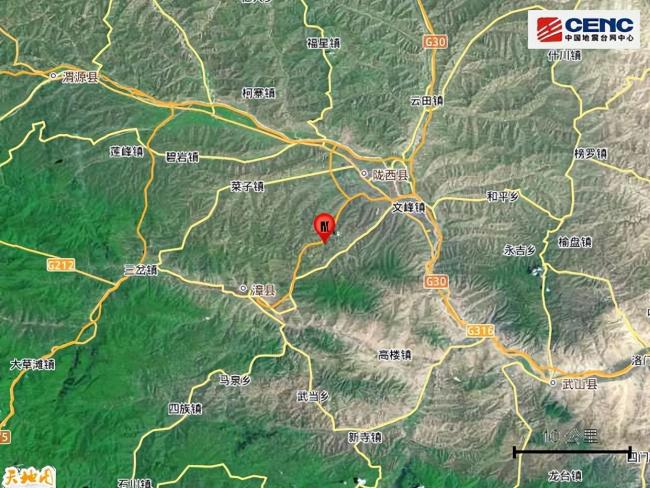 甘肃陇西5.6级地震有房屋倒塌 消防紧急出动救援