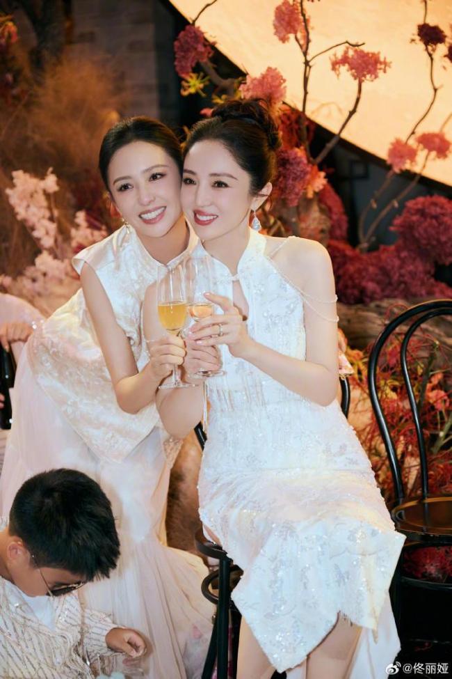 佟丽娅发文祝董璇新婚快乐