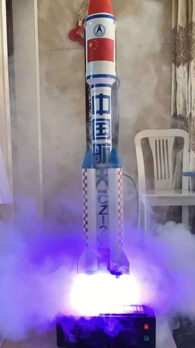 国庆手工看呆网友:火箭能飞坦克能开