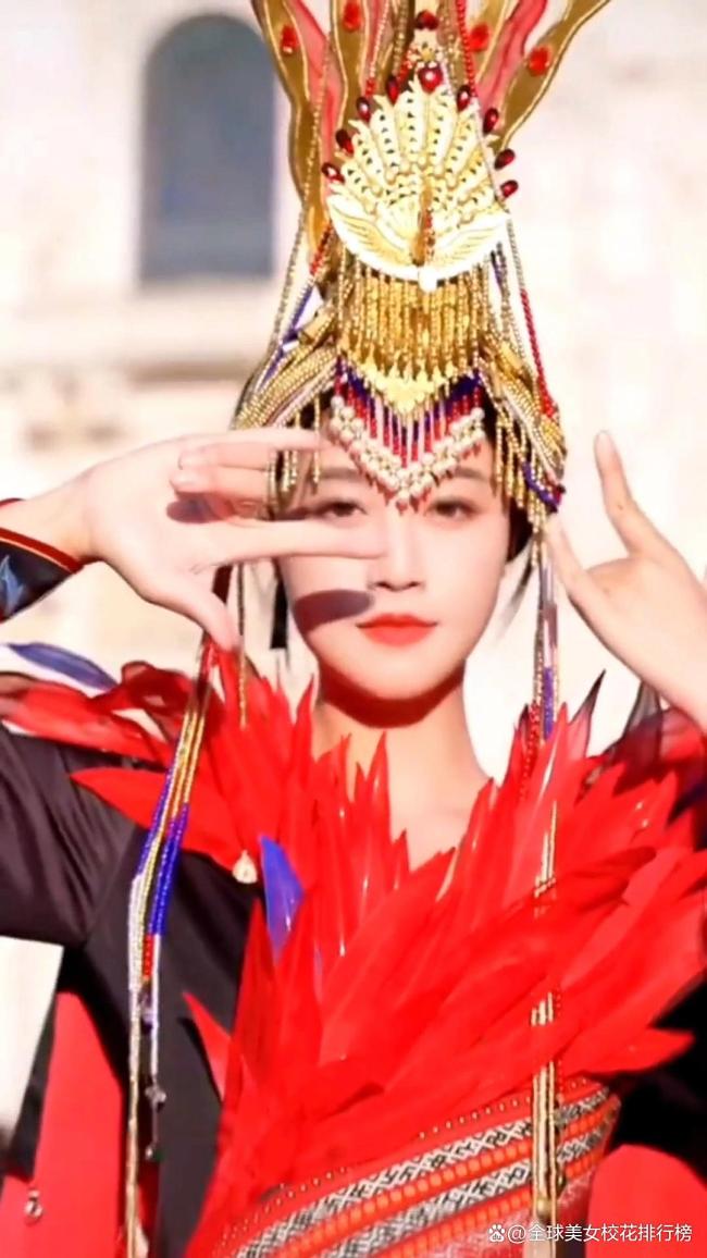 藍(lán)盈瑩米蘭非遺木屐時(shí)裝秀 行走的東方傳奇