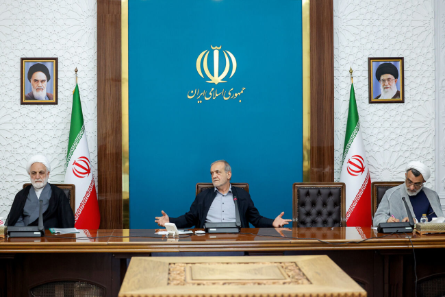 伊朗总统：美国无意通过谈判解决伊朗核问题