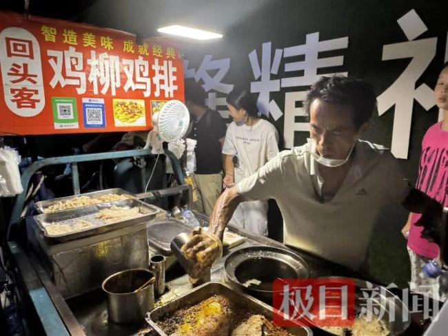 鸡排哥谈收入笑称还没赚到一个亿 澄清房产传言