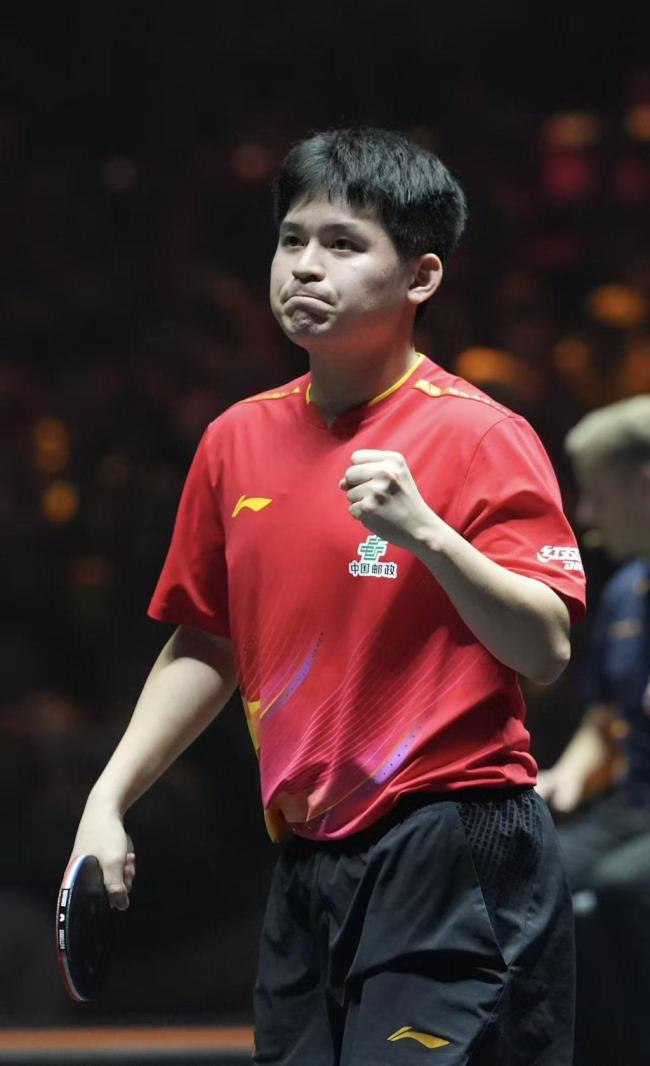 林诗栋晋级男单半决赛 卫冕冠军强势挺进