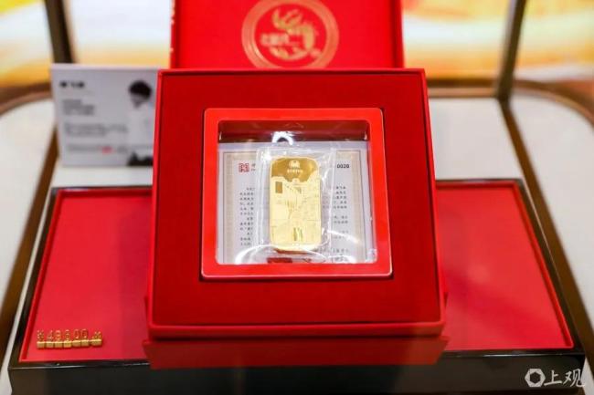 老外涌入上海商场消费：我们那买不到 国庆购物热潮来袭