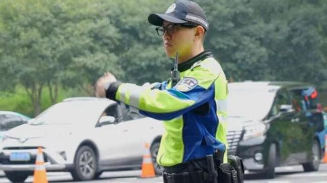 西湖景区交通管理用上AI眼镜 科技助力畅游西湖