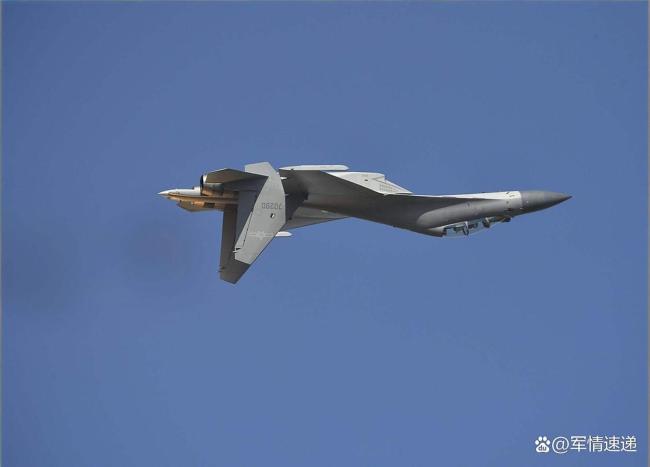 歼-16是如何驱离外军隐身战机的 桶滚机动锁定敌机
