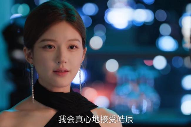 《许我耀眼》女主许妍人设饱受争议 大女主与小娇妻的矛盾共存