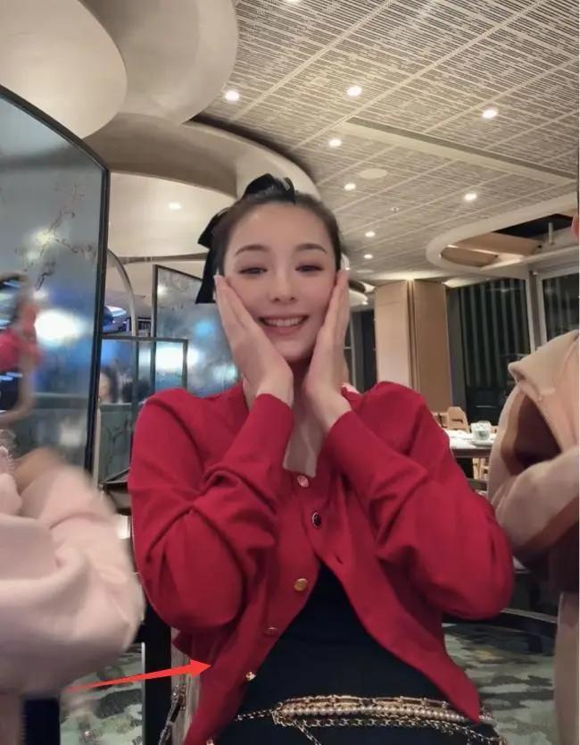 郭富城妻子方媛否认三胎已出生 孕晚期状态引热议