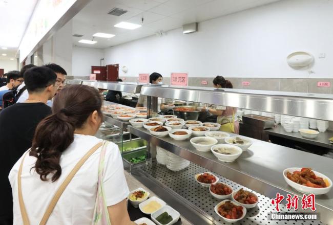 国庆多地开启“花式宠客”模式