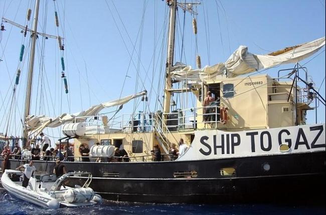 以军拦船扣人 加沙人趁机下海捕鱼 救援变政治秀