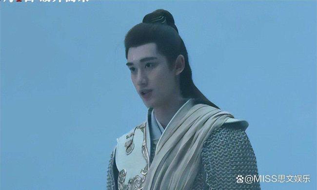 邓超在《刺杀小说家2》中演爽了 赤发鬼对味