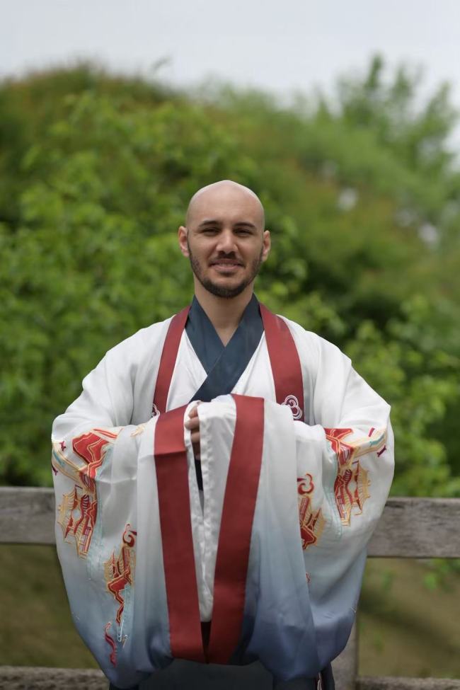 外国友人眼中的中秋月明 文化与和平的共鸣