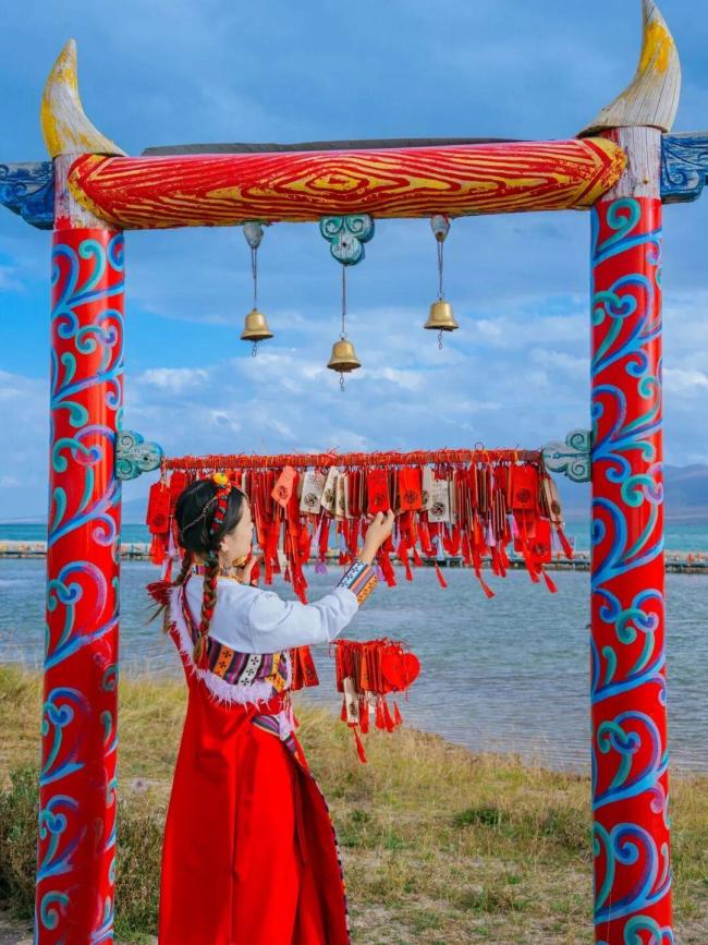 再賞一次大江南北的中秋月 青海湖畔共團圓