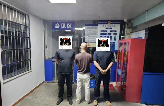 男子通过刷视频定位 偷走份子钱38万 抖音成作案线索