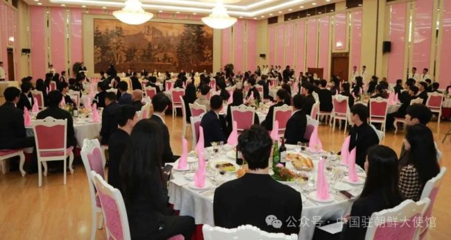 朝方为中国上海艺术团举行欢迎宴会 共促文化交流