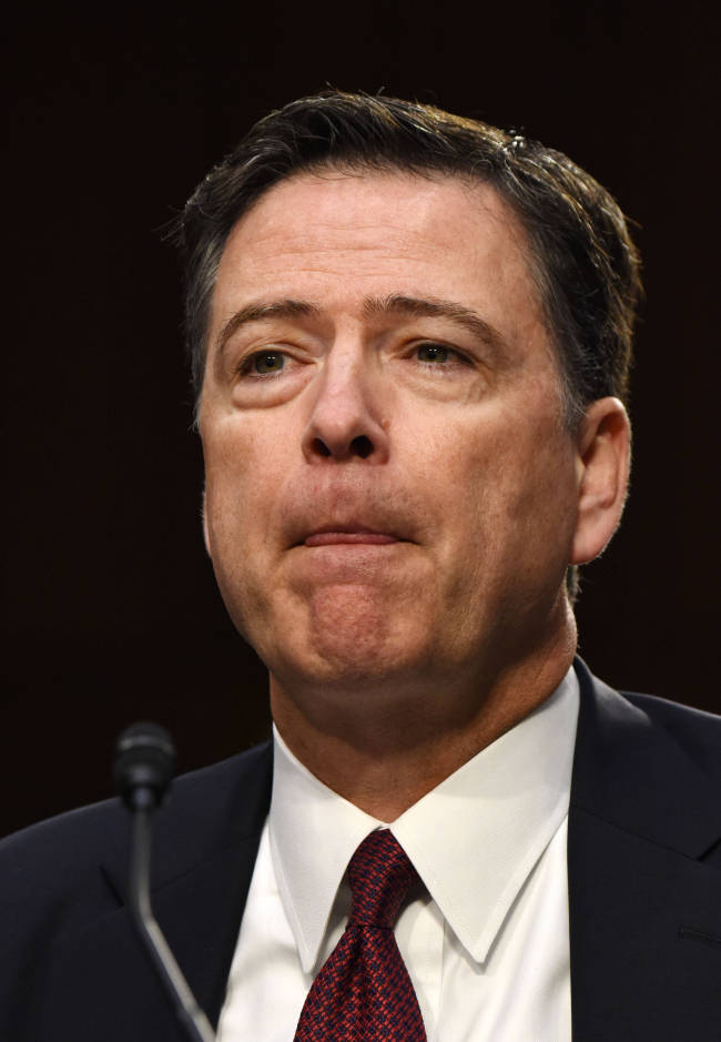 FBI前局长接受传讯拒绝认罪