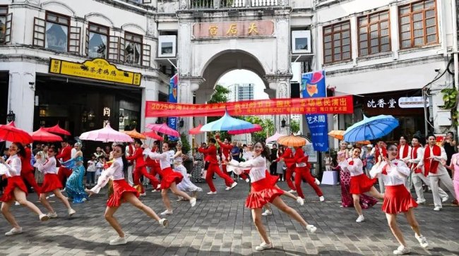 这个假期“情绪文旅”凭啥出圈 从“打卡”到“走心”