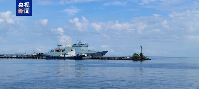 海軍83艦編隊抵達柬埔寨進行友好訪問