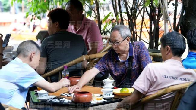 这个假期中国每天搬运一个美国 消费活力创历史新高