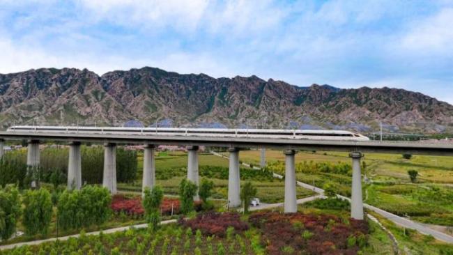 全国铁路今起实行新列车运行图 优化客货运输结构