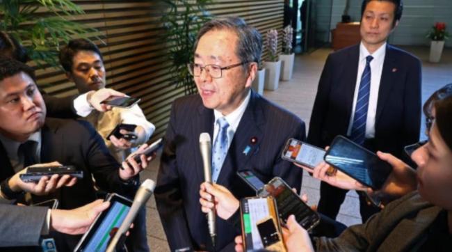 当不成日本首相了？64岁高市早苗开局不顺，无奈对中国后退一步