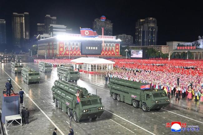 盘点朝鲜阅兵亮相武器装备 多款新型兵器首秀