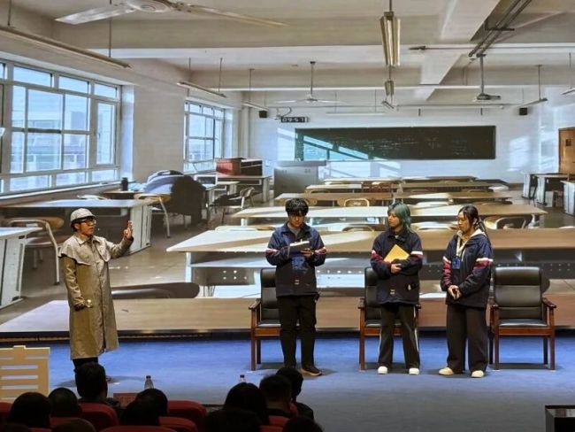 2025年新疆“絲路捉謠記”網(wǎng)絡辟謠公開課在烏魯木齊舉辦