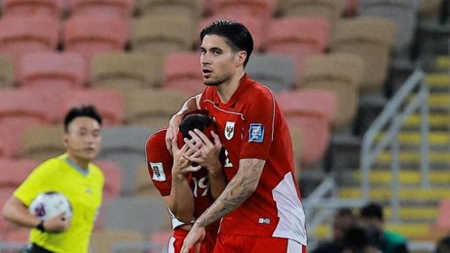 冲击世界杯失败！印尼球员跪地痛哭