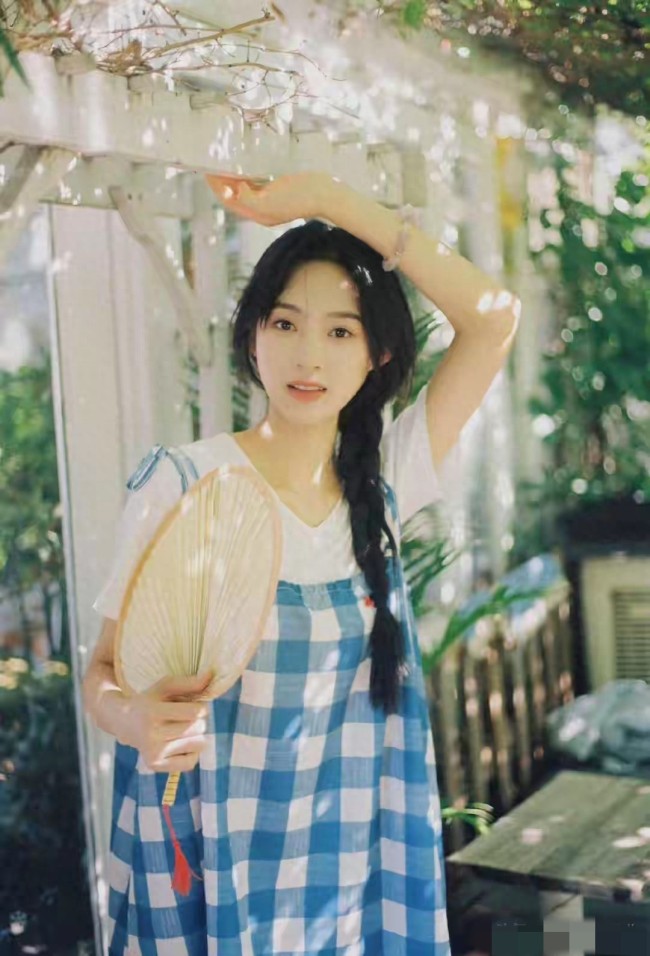 北京服装学院校花 骆诗琪 172身高配初恋脸 五官精巧 美到窒息！