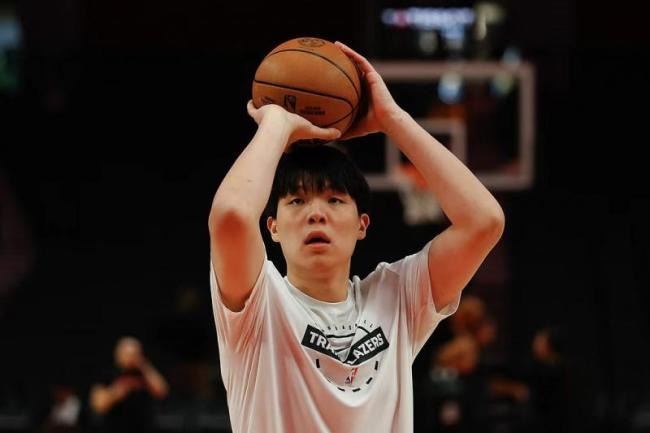 队友想学中文帮杨瀚森 增进场上默契