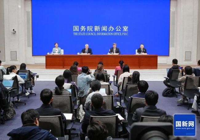 广东新人婚礼举动获点赞 请客不收礼