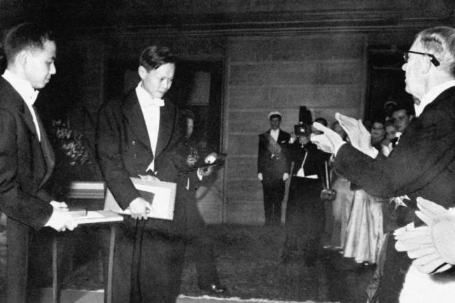 杨振宁逝世:一个世纪的传奇谢幕 科学巨擘陨落