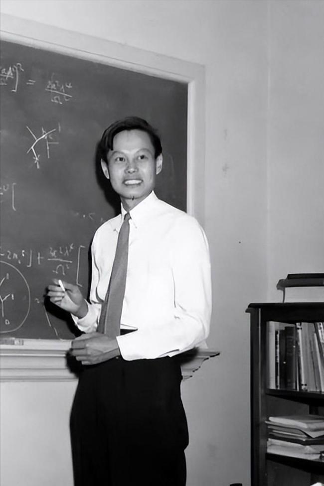 杨振宁学生：老师在平静安详中离开 物理巨匠的圆满征途