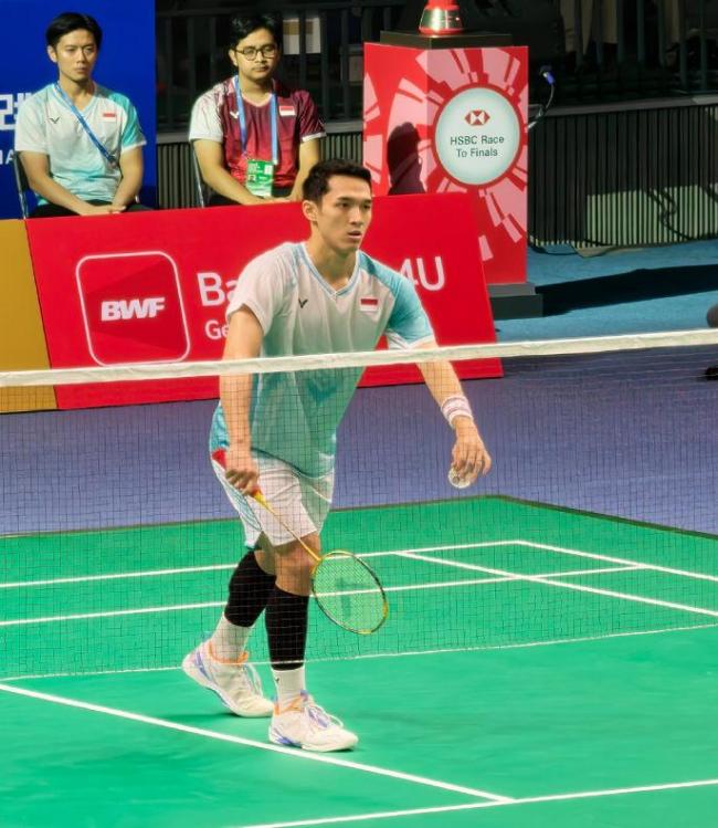 丹麦公开赛：世界第一痛失好局！石宇奇1-2不敌乔纳坦 无缘赛季第六冠 决胜局失误频发