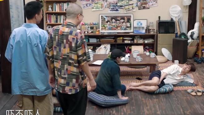 李诞要站在全世界对立面保护何炅