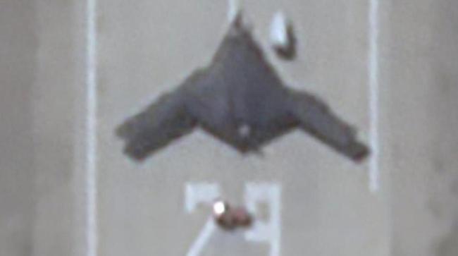 “无人版轰-20”要来了吗 马兰基地现超大型飞翼布局飞行器